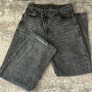 Black/dark grey jeans with diagonal zipper